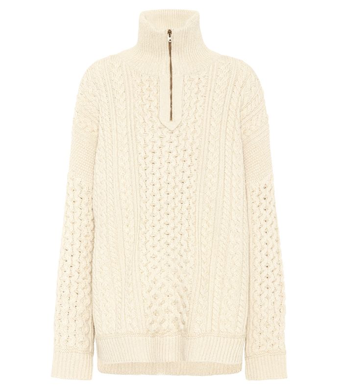 French Women Don't Wear These 3 Things in Winter