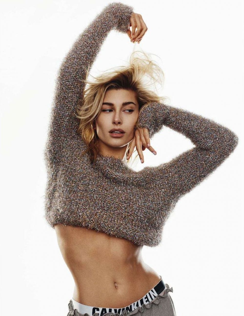 Hailey Baldwin Looks Amazing In Next January’s Elle