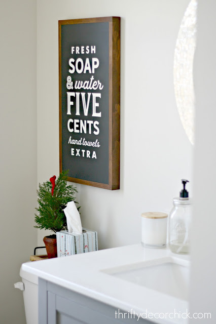 A tour of our (new!) Christmas home from Thrifty Decor Chick