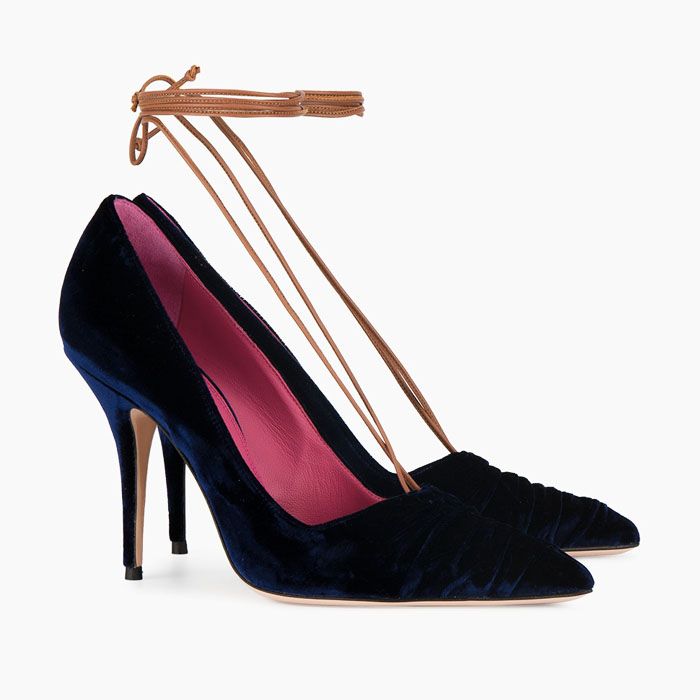 The Shoe Styles That Make Jeans Work-Appropriate