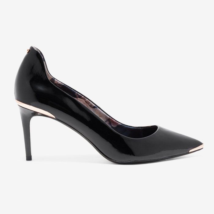 The Shoe Styles That Make Jeans Work-Appropriate