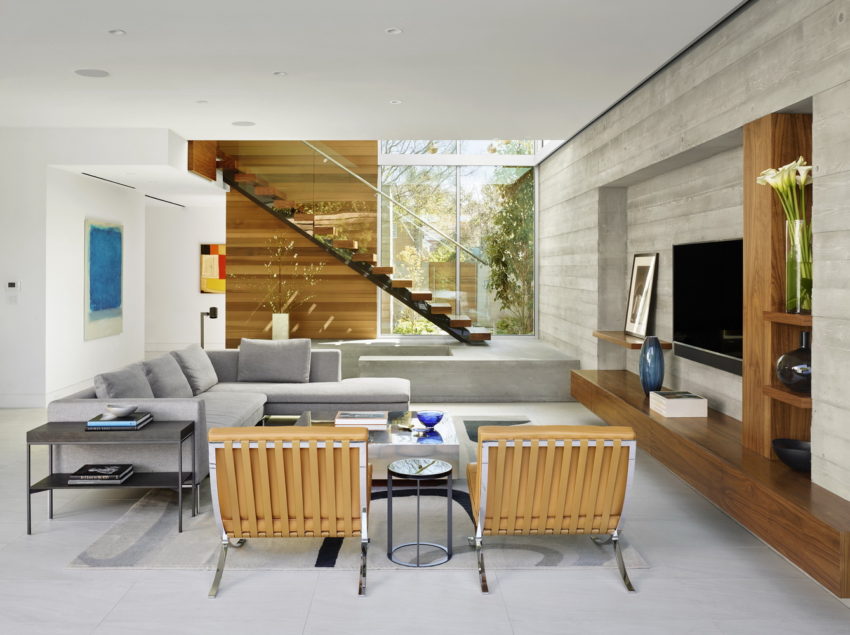 Modest and Bright House in the Center of the Famous City of Beverly Hills