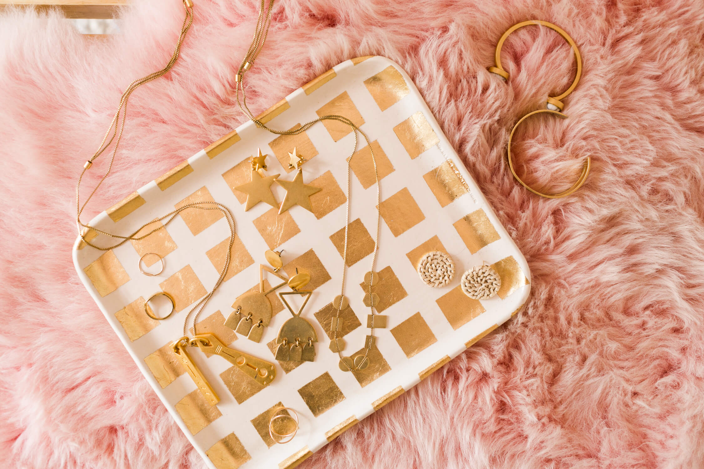 Spring Capsule Wardrobe Ideas – A Beautiful Mess