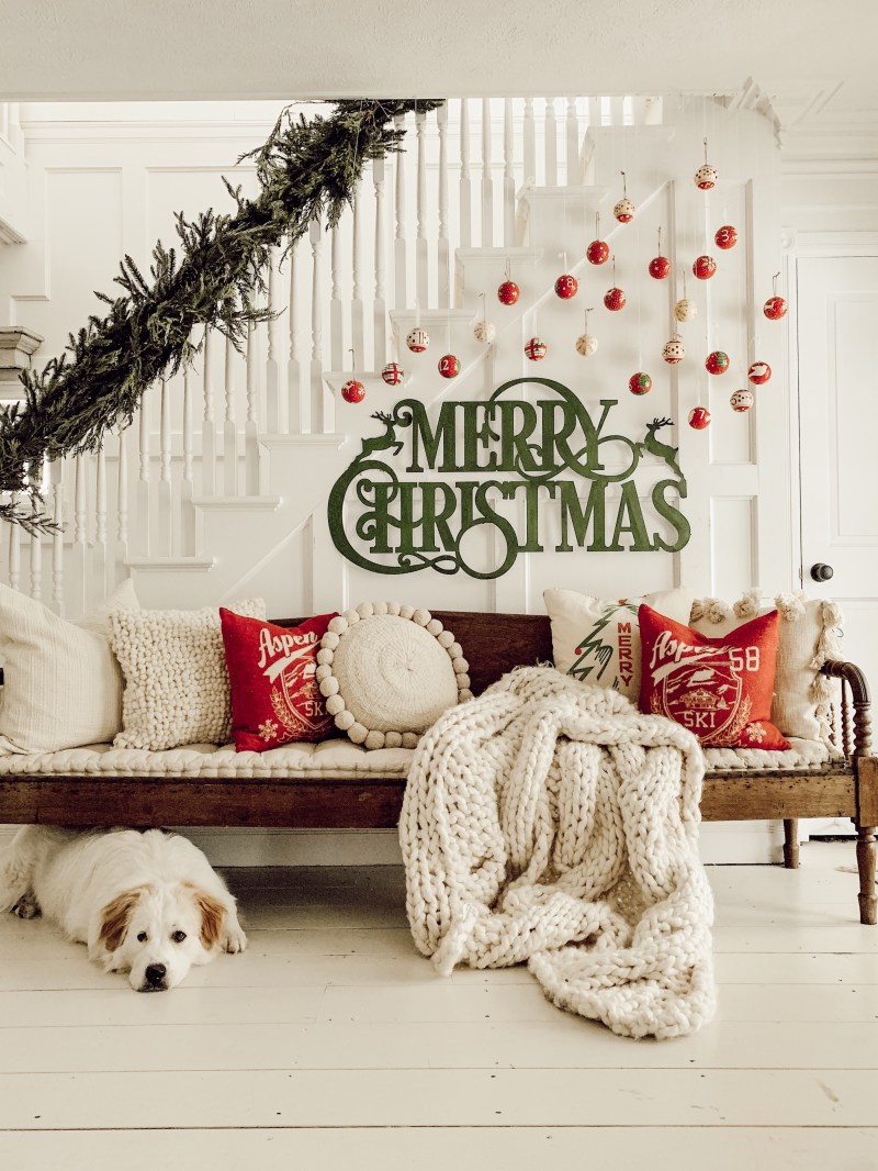 DIY Christmas Gallery Wall