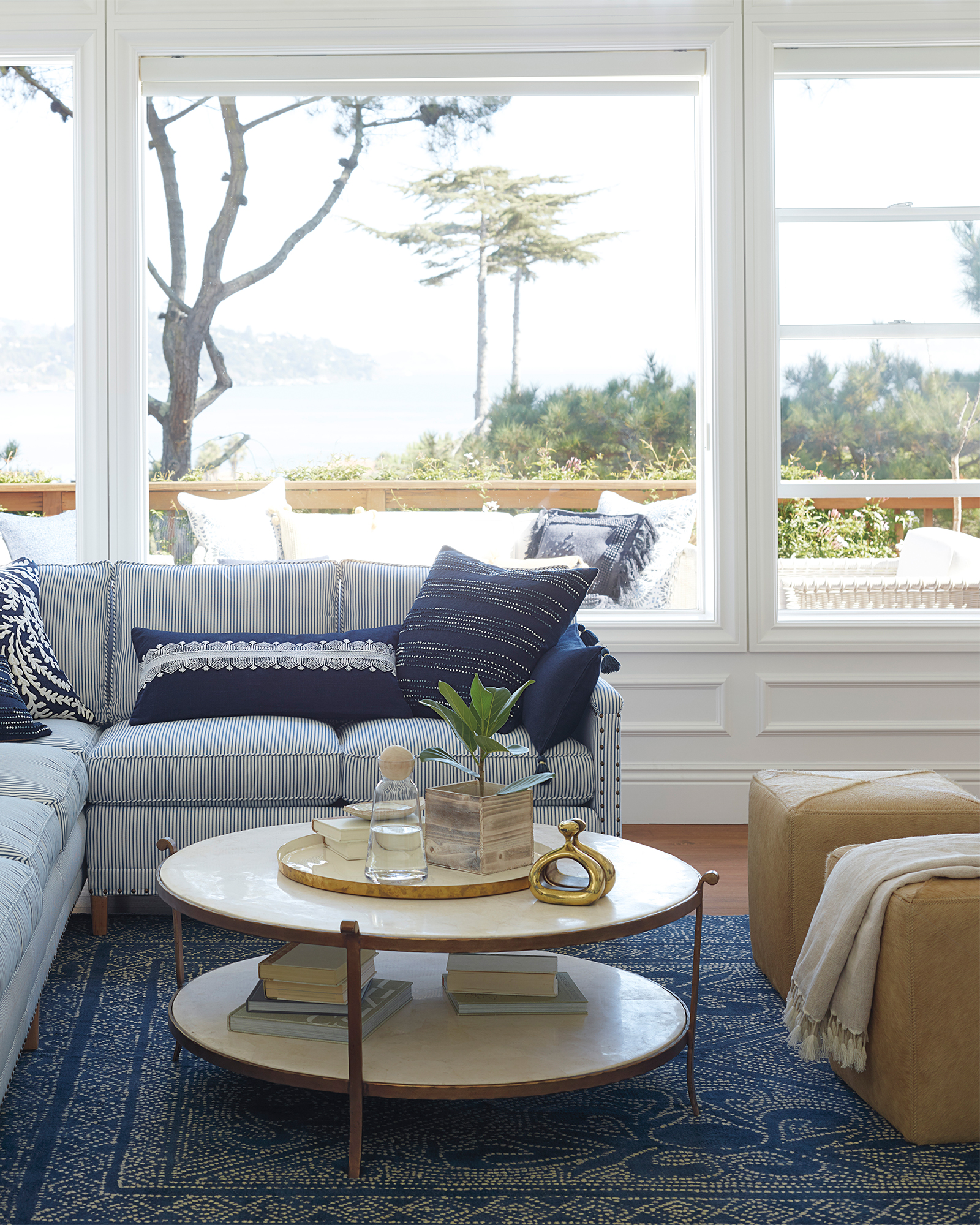 Bring Changes in Spring With Beach House Style Trend!