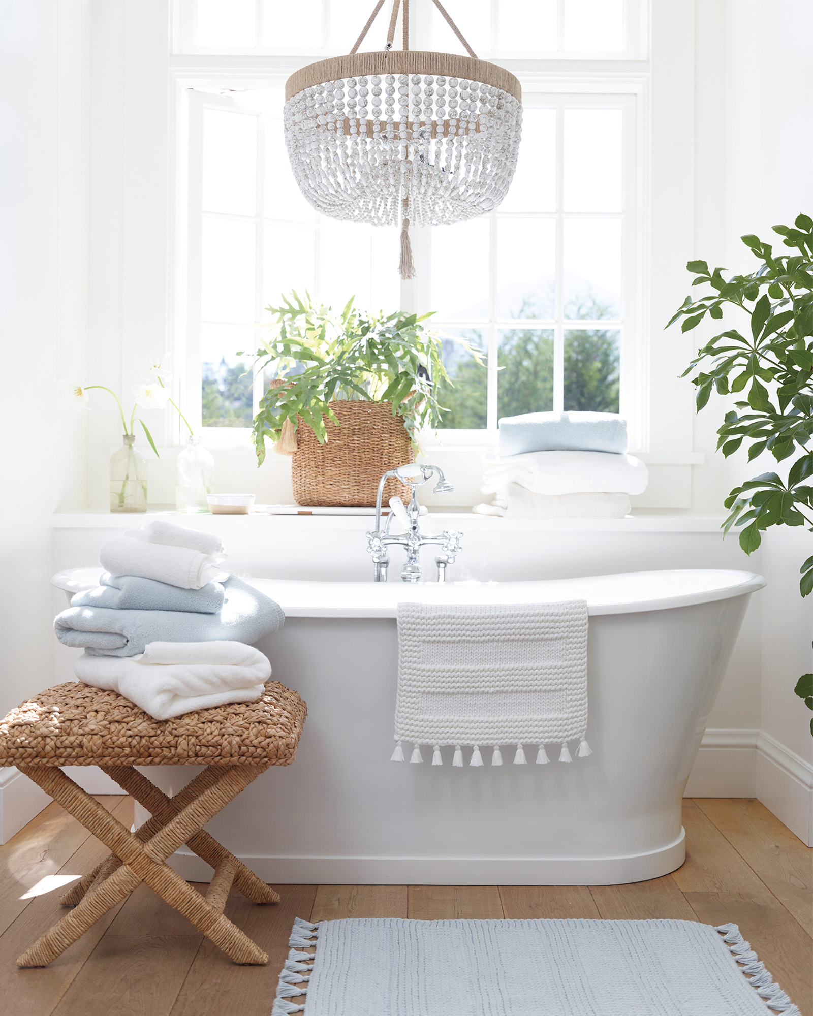 Bring Changes in Spring With Beach House Style Trend!