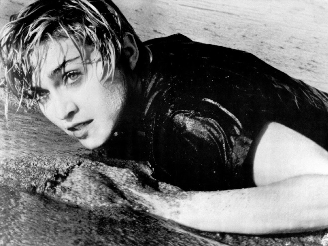 Maxdonna! Don’t Miss Madonna’s Inspired Iconic Photos With Photographer’s Dog