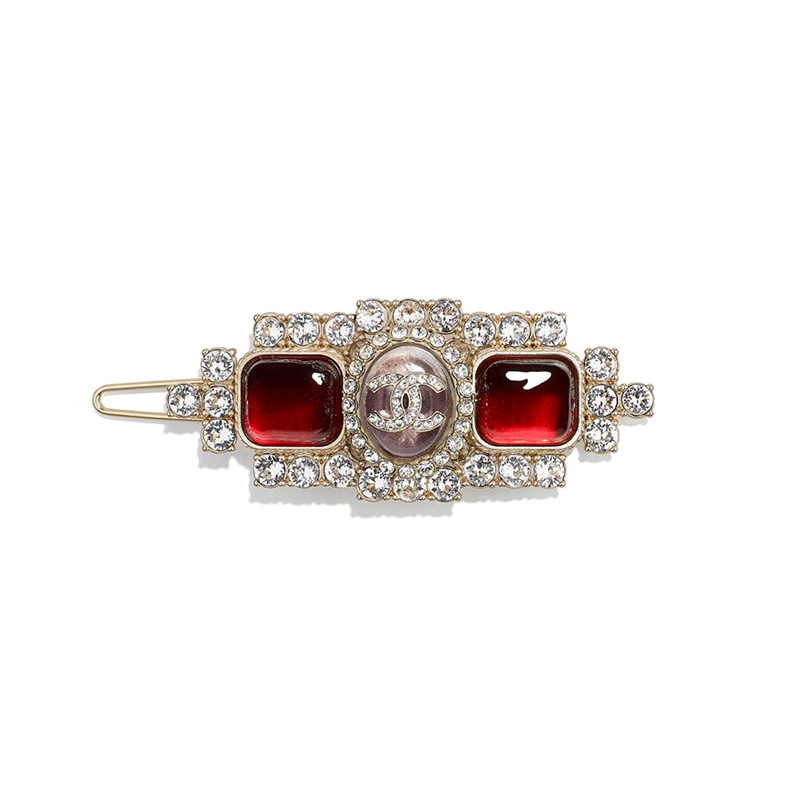 8 gorgeous hairpins 2020 to be trending this fall