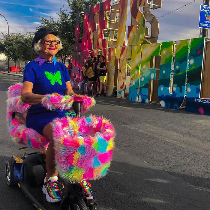 Amazing Baddie Winkle: 92 years is no reason to turn into an old woman!
