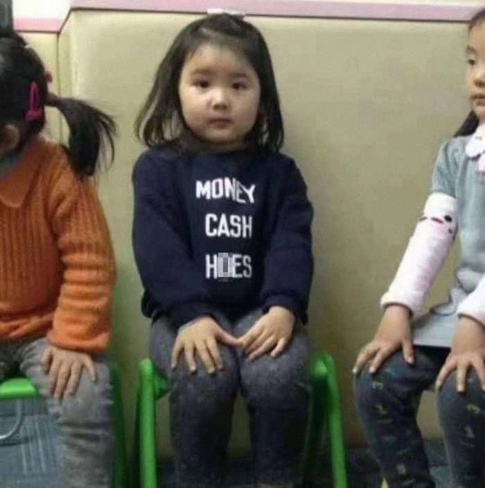 Weird Funny Street Fashion in China that People Just Generally Ignore it. Not Us Today :)