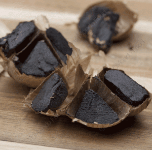 Aged Black Garlic Fight Flaky Skin and Improve Blood! A New Superfood at Your Table.