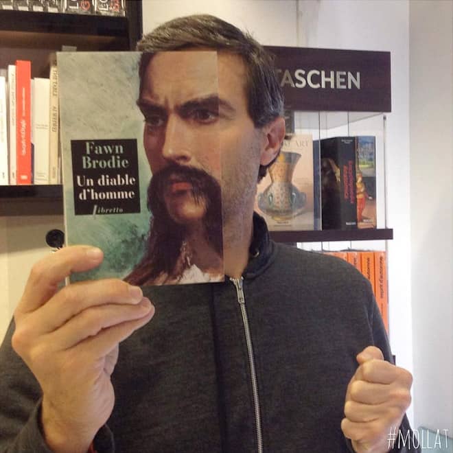 French Bookstore Librairie Mollat Customers Strategically Posing With Perfectly Matching Book Covers