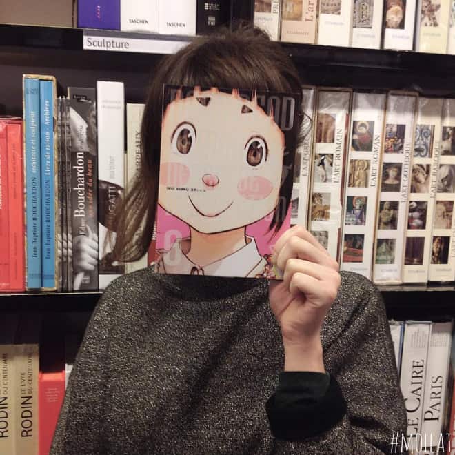 French Bookstore Librairie Mollat Customers Strategically Posing With Perfectly Matching Book Covers