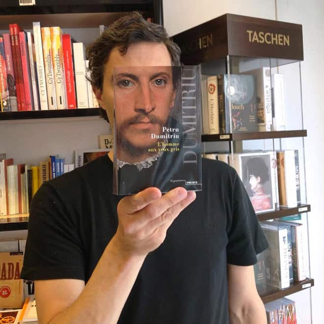 French Bookstore Librairie Mollat Customers Strategically Posing With Perfectly Matching Book Covers