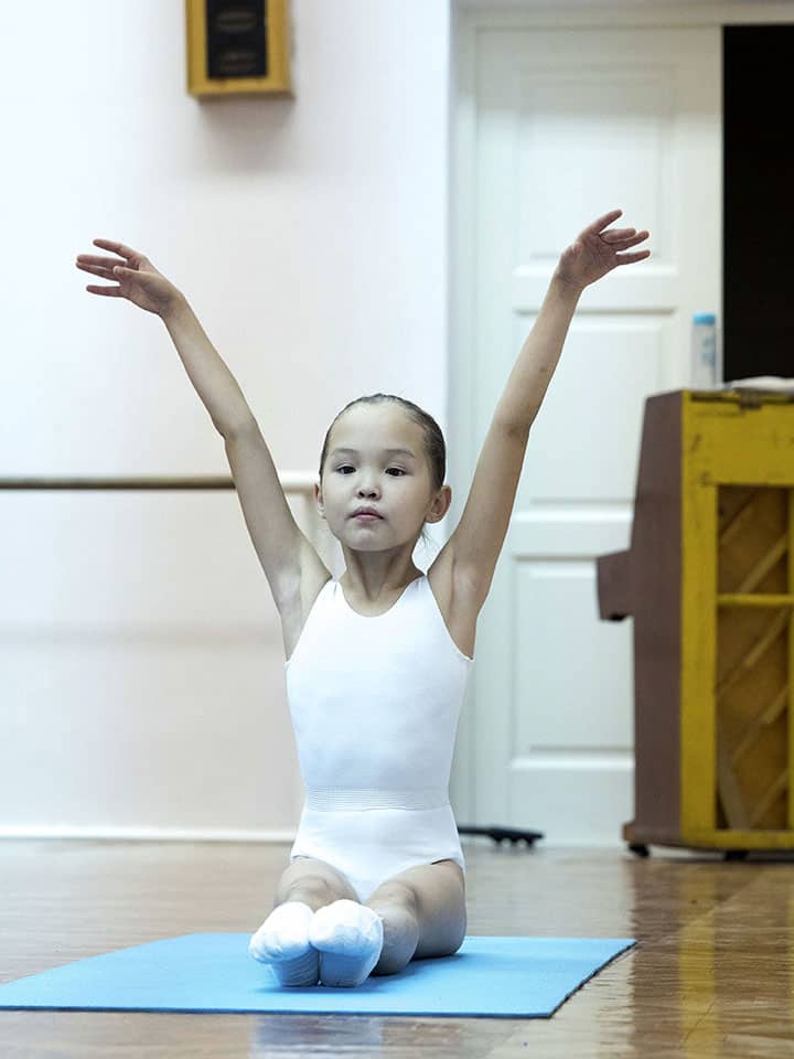 ‘Mowgli girl’ Who Survived Alone Aged 4 in Full of Bears Siberian Wild is a today’s Talented Young Ballerina