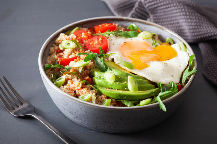 Easy Spring Breakfast Recipe: vegetable bowl with egg